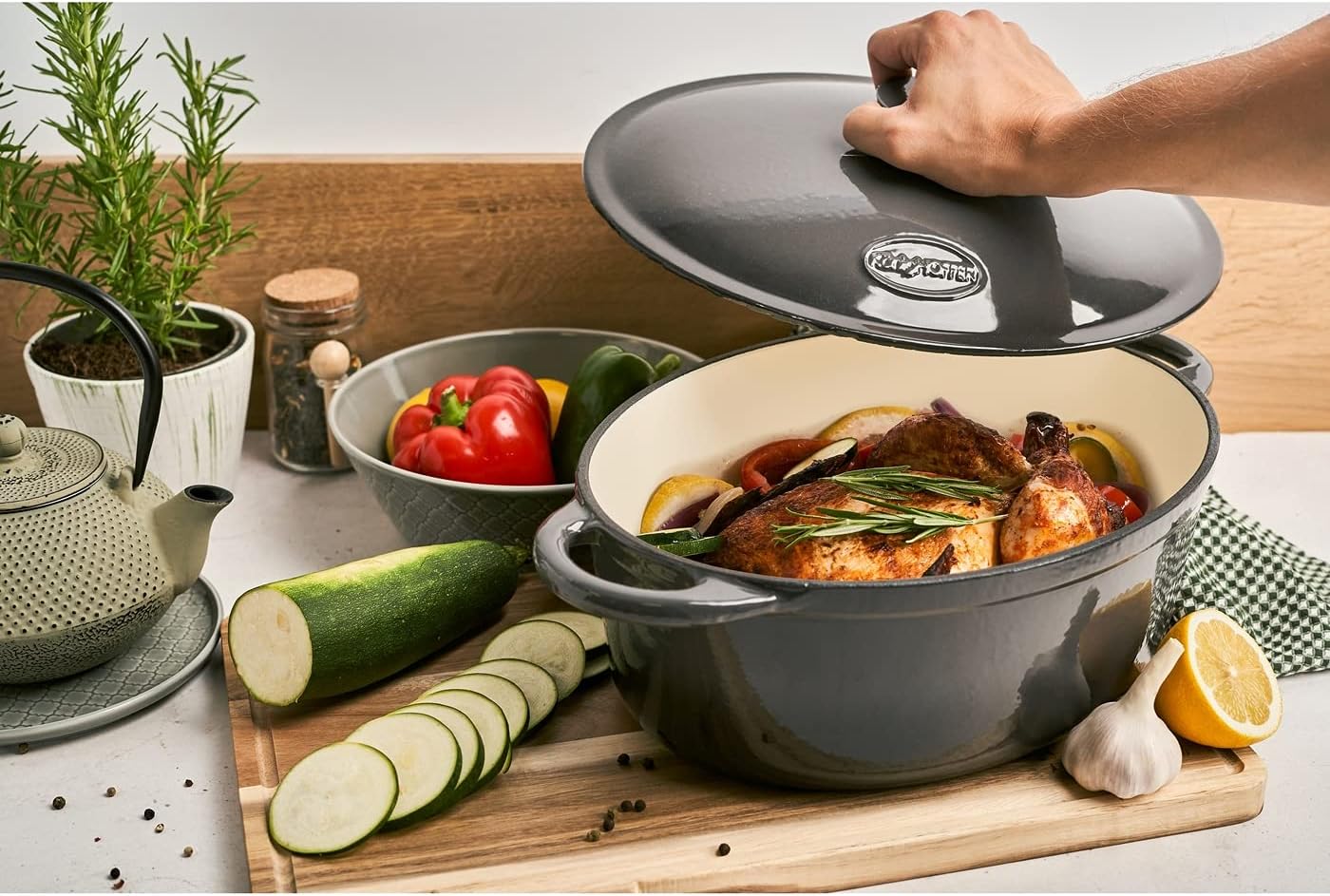 KonigHOFFER Cast Iron Casserole Dish with Lid Enamel Dutch Oven Non Stick 6.4L Pot Induction Hob (Black)