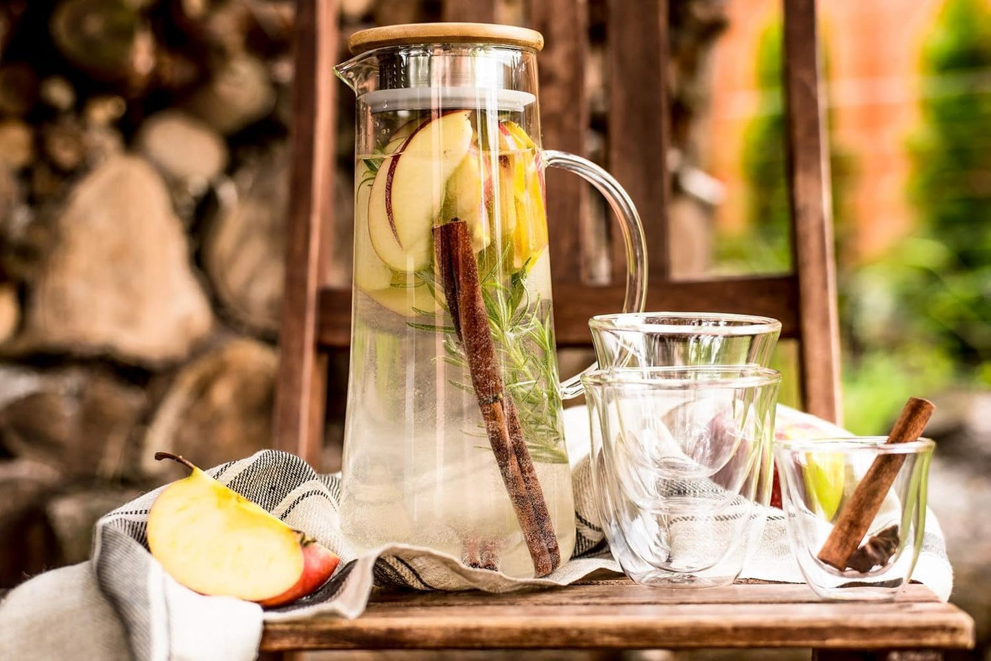Glass Jug with Bamboo Lid 1.2l Water Jug for Fridge Heat Resistant Glass Pitcher Jug for Hot and Cold Drinks