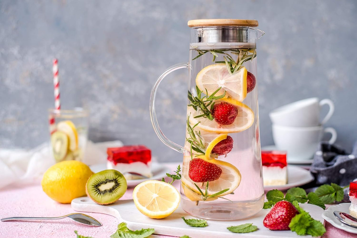 Glass Jug with Bamboo Lid 1.2l Water Jug for Fridge Heat Resistant Glass Pitcher Jug for Hot and Cold Drinks
